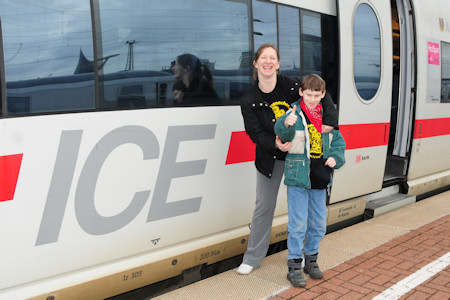 Strahlemaennchen mit der Deutschen Bahn