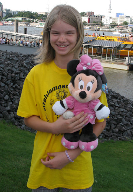 Juliane mit Minniemaus