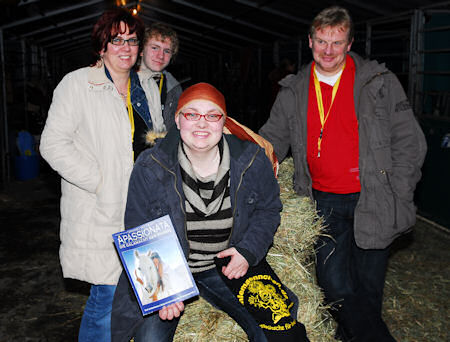 Lisa mit Familie und Equiarte bei Apassionata