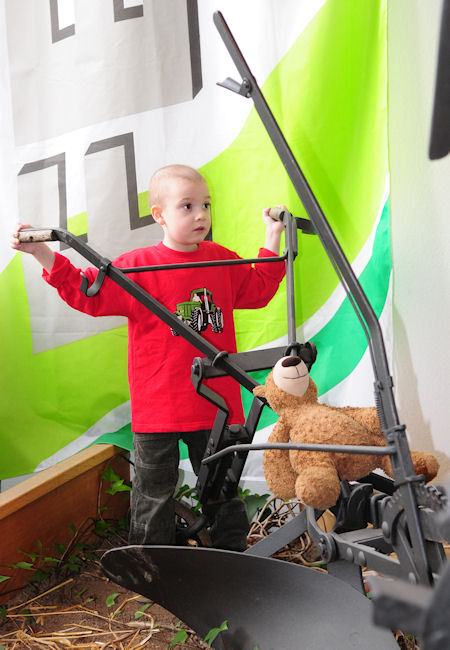 mit B&auml;rchen Anton wurde im Museum gepfl&uuml;gt