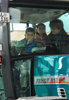 Lukas auf dem Fendt 818