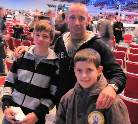 Vater mit Sascha und Freund